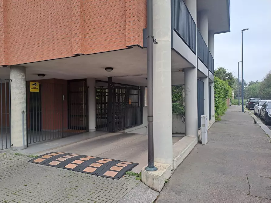 Immagine 1 di Garage in vendita  in VIA BOSELLI 45 a Torino