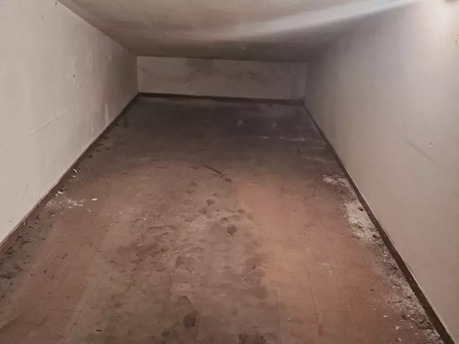 Immagine 5 di Garage in vendita  in SIGNORELLI 3 a Torino