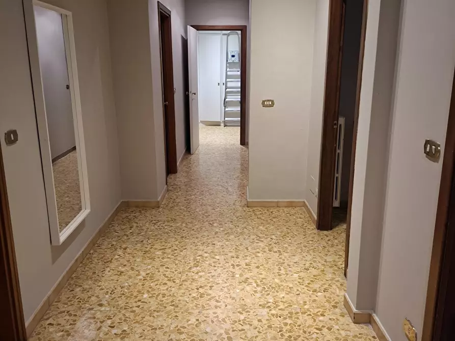 Immagine 10 di Pentalocale in affitto  in VIA RIBET 5 a Torino