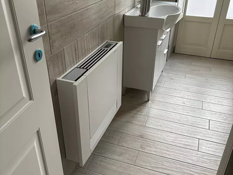 Immagine 5 di Pentalocale in vendita  a Sarzana