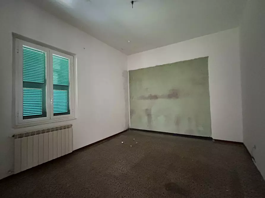 Immagine 13 di Porzione di casa in vendita  a Sarzana