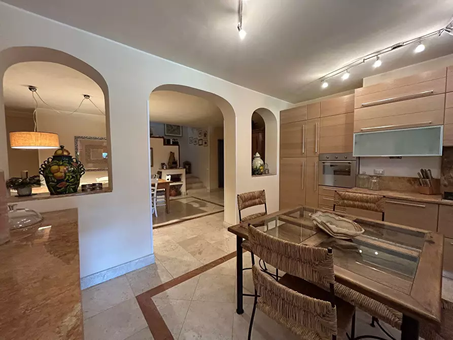 Immagine 31 di Villa in vendita  a Sarzana