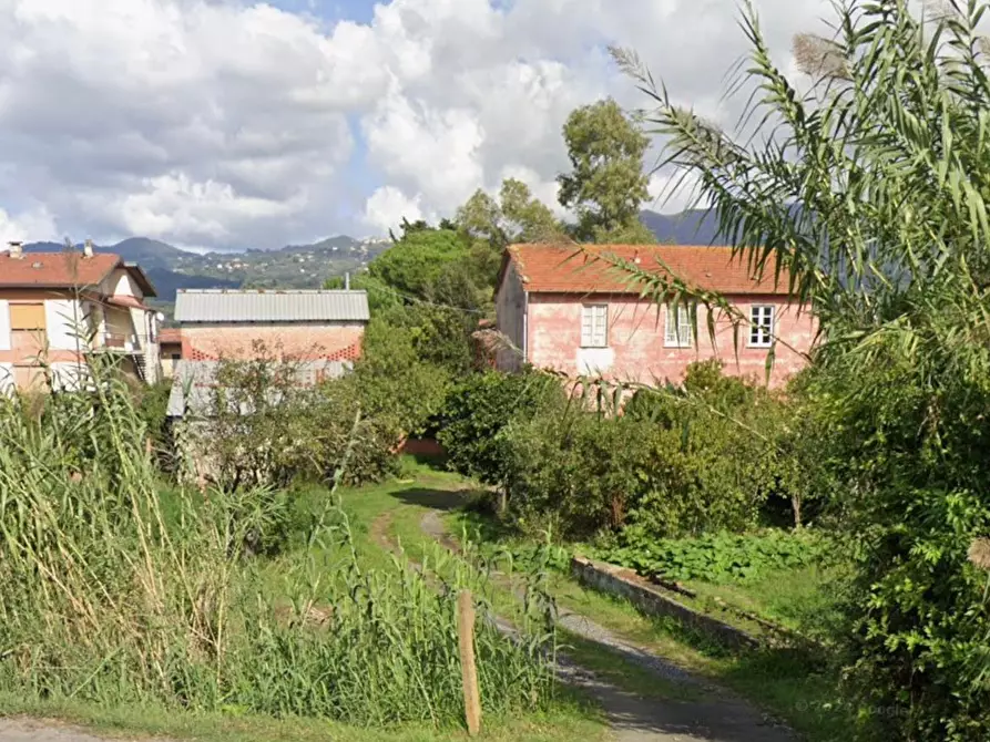 Immagine 6 di Rustico / casale in vendita  a Sarzana