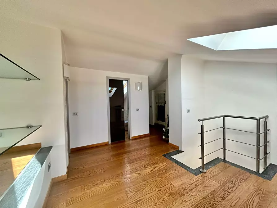 Immagine 36 di Pentalocale in vendita  a Sarzana