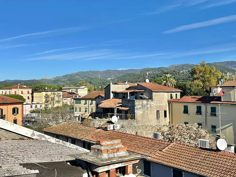 Immagine 25 di Quadrilocale in vendita  a Sarzana