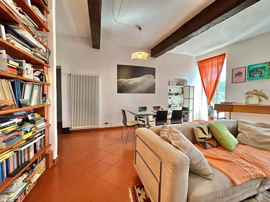 Immagine 8 di Pentalocale in vendita  a Sarzana