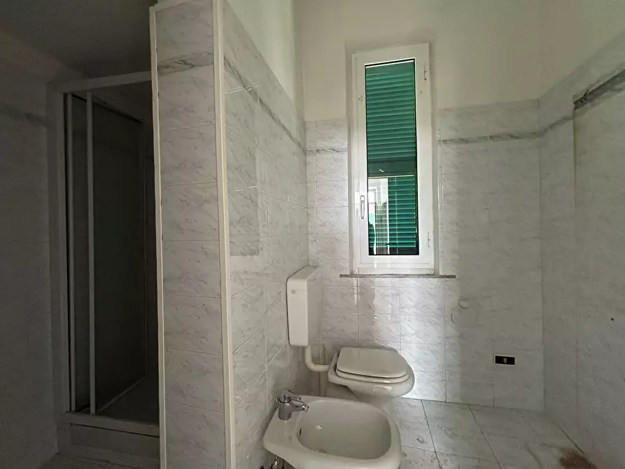 Immagine 31 di Porzione di casa in vendita  a Sarzana