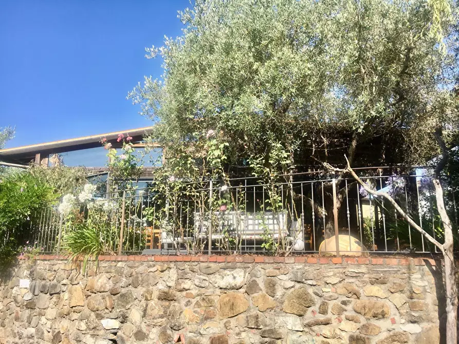 Immagine 7 di Rustico / casale in vendita  a Castelnuovo Magra