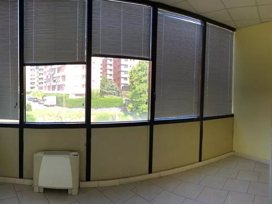 Immagine 6 di Ufficio in vendita  a Sarzana