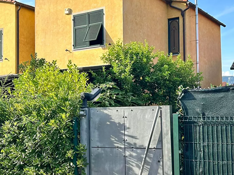 Immagine 4 di Pentalocale in vendita  a Sarzana