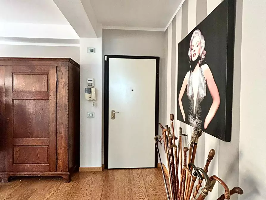 Immagine 9 di Pentalocale in vendita  a Sarzana