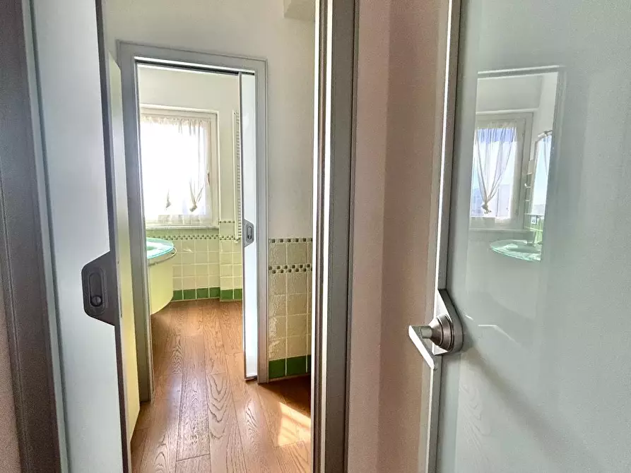 Immagine 20 di Pentalocale in vendita  a Sarzana