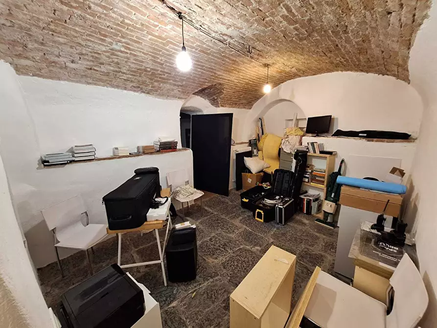 Immagine 15 di Locale commerciale in affitto  in Via Sobborgo Spina 16 a Sarzana