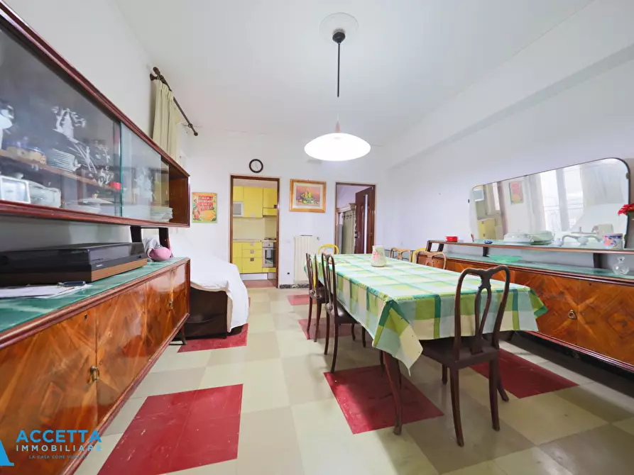 Immagine 21 di Trilocale in vendita  in Piazza Pio X 42 a Taranto