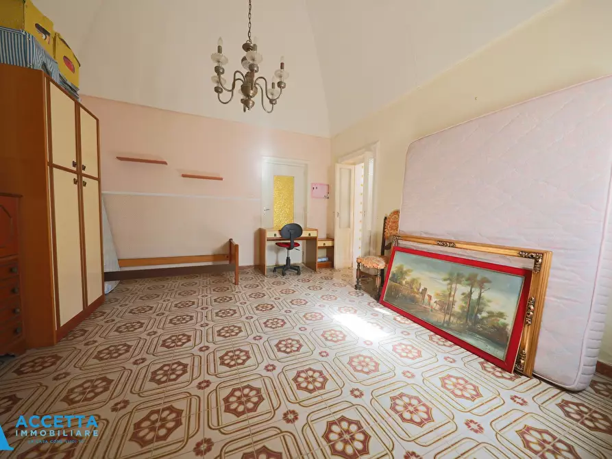 Immagine 21 di Palazzo in vendita  in Via Giuseppe Garibaldi 15 a Taranto