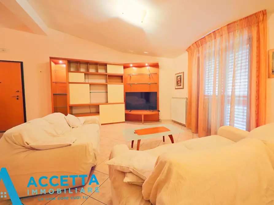 Immagine 17 di Trilocale in vendita  in Via Sciabelle 11 a Taranto