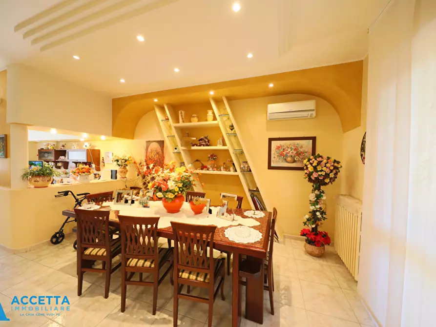 Immagine 10 di Villa in vendita  in Via Torpediniere a Taranto