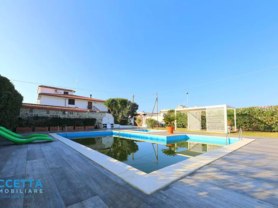 Immagine 3 di Villa in vendita  in via Sequoie a Leporano