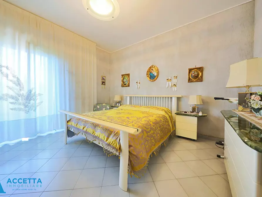 Immagine 15 di Quadrilocale in vendita  in Via Lago Trasimeno 27 a Taranto