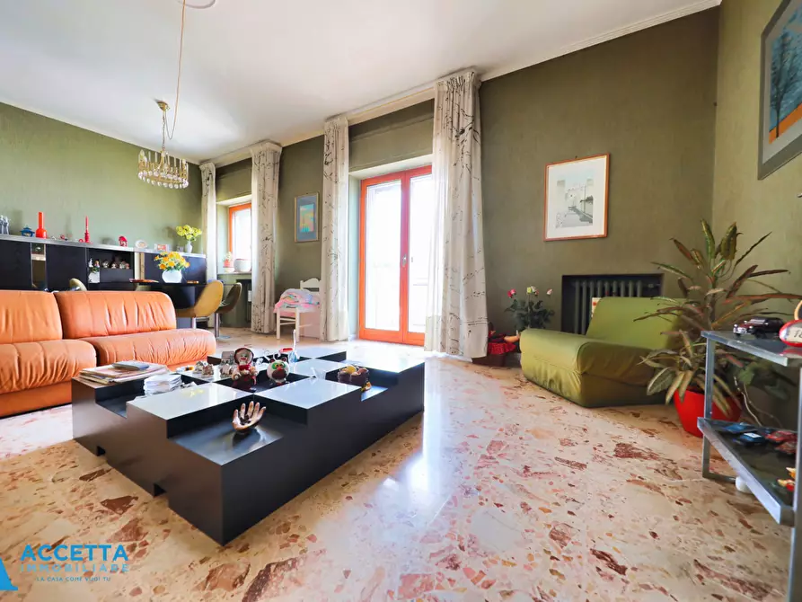 Immagine 4 di Trilocale in vendita  in Via Lago Trasimeno 5 a Taranto