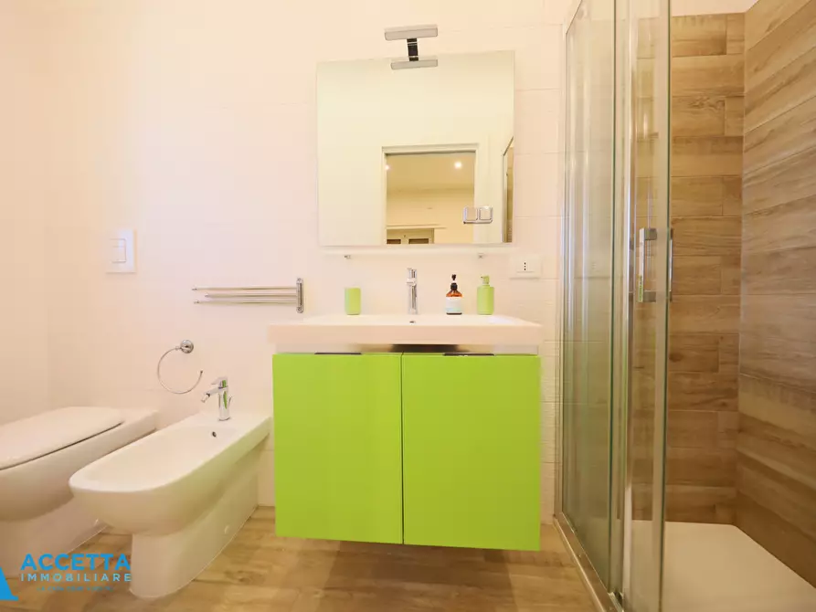 Immagine 17 di Trilocale in vendita  in Via Gattucci 13 a Taranto