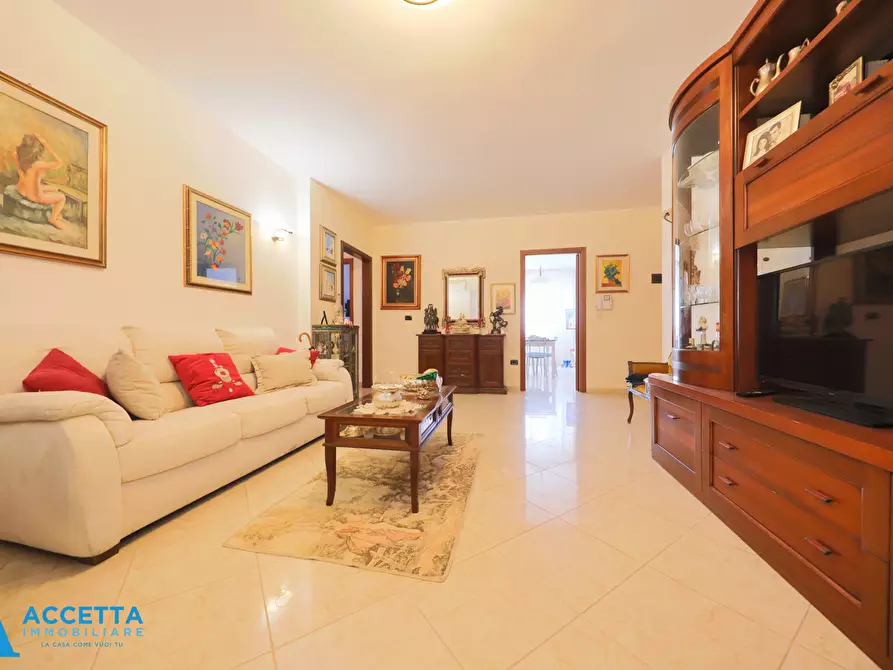 Immagine 2 di Quadrilocale in vendita  in Via Salinella 5 a Taranto