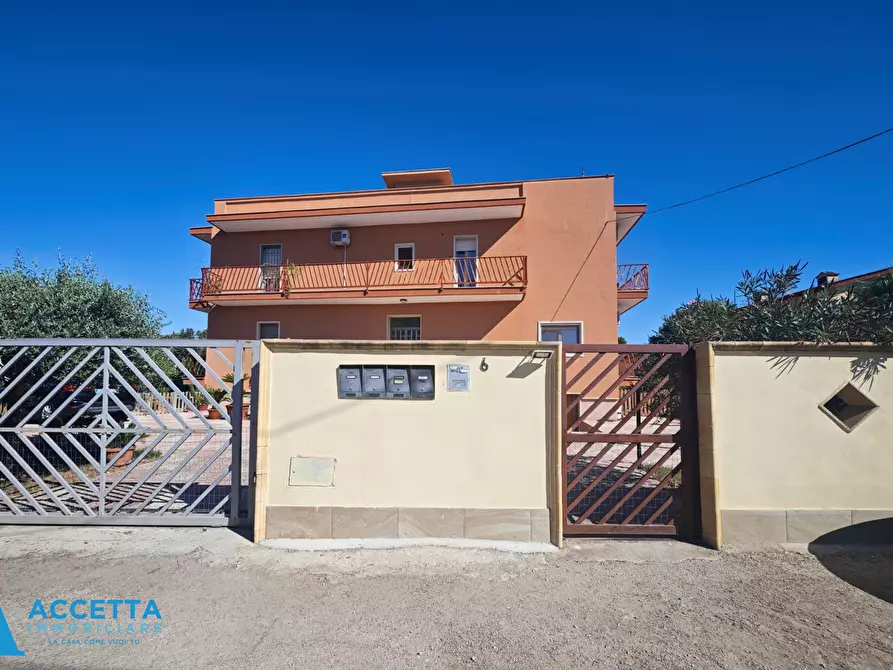 Immagine 2 di Trilocale in vendita  in Via Cesare Pascarella 6 a Taranto