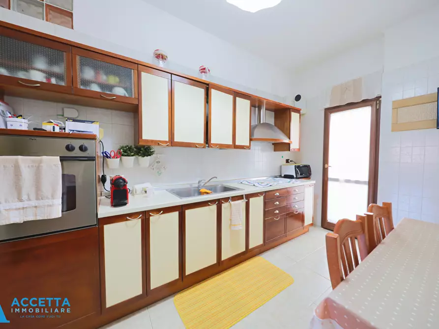 Immagine 8 di Trilocale in vendita  in Via Dante Alighieri 105 a Taranto
