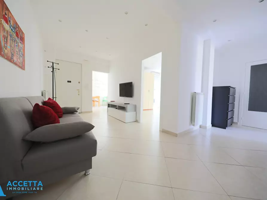 Immagine 8 di Trilocale in affitto  in Via Rintone 28 a Taranto