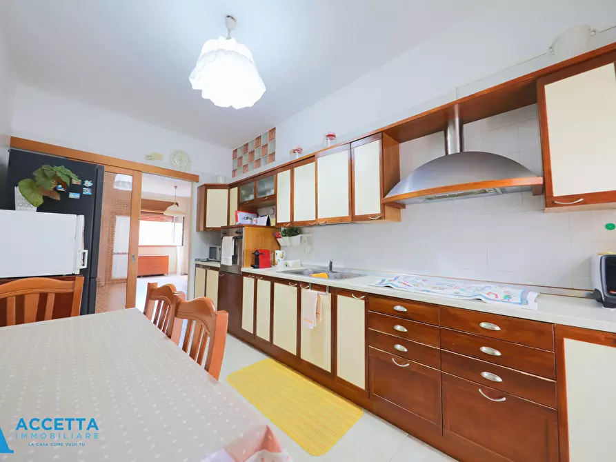 Immagine 18 di Trilocale in vendita  in Via Dante Alighieri 105 a Taranto