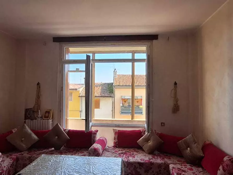 Immagine 16 di Trilocale in vendita  in Via Roma a Pieve Porto Morone