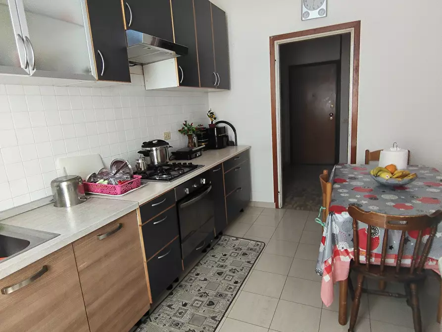 Immagine 11 di Trilocale in vendita  in Via Roma a Pieve Porto Morone