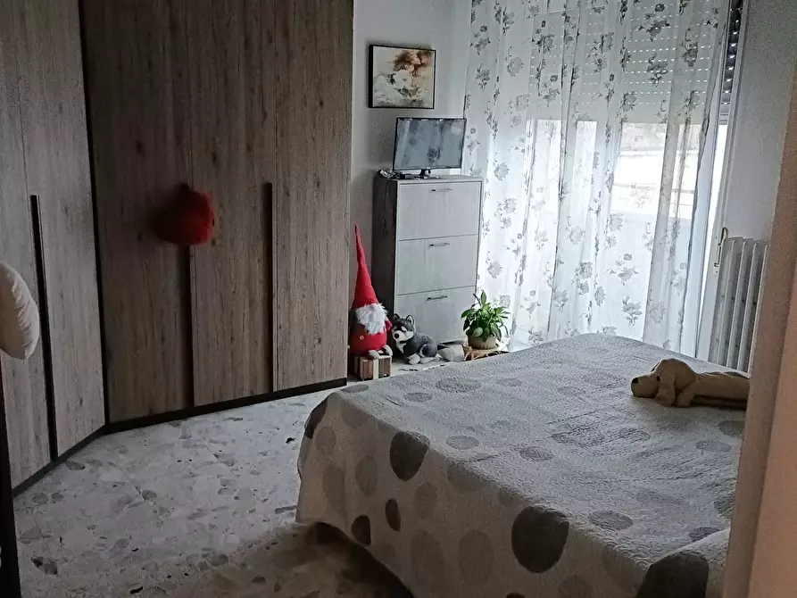 Immagine 2 di Trilocale in vendita  in semi-centrale a Pieve Porto Morone