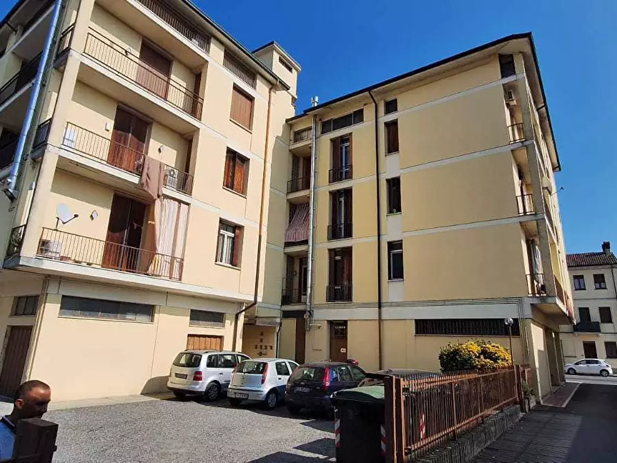 Immagine 3 di Trilocale in vendita  in Via Roma a Pieve Porto Morone