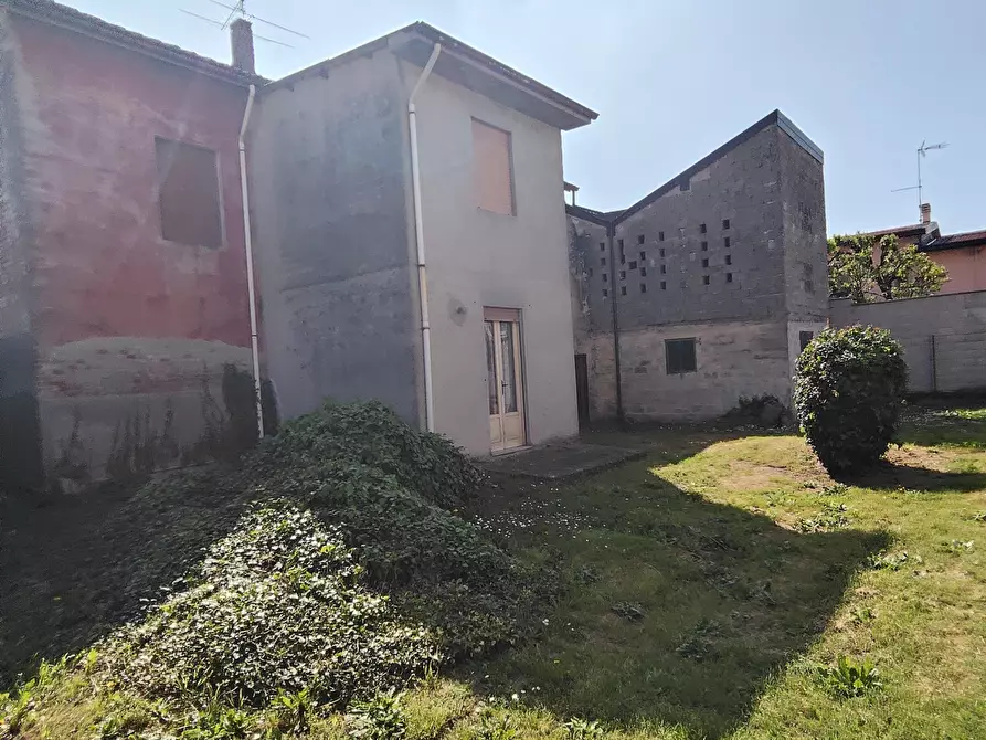 Immagine 22 di Casa indipendente in vendita  in Via Enrico Fermi 13 a Pieve Porto Morone