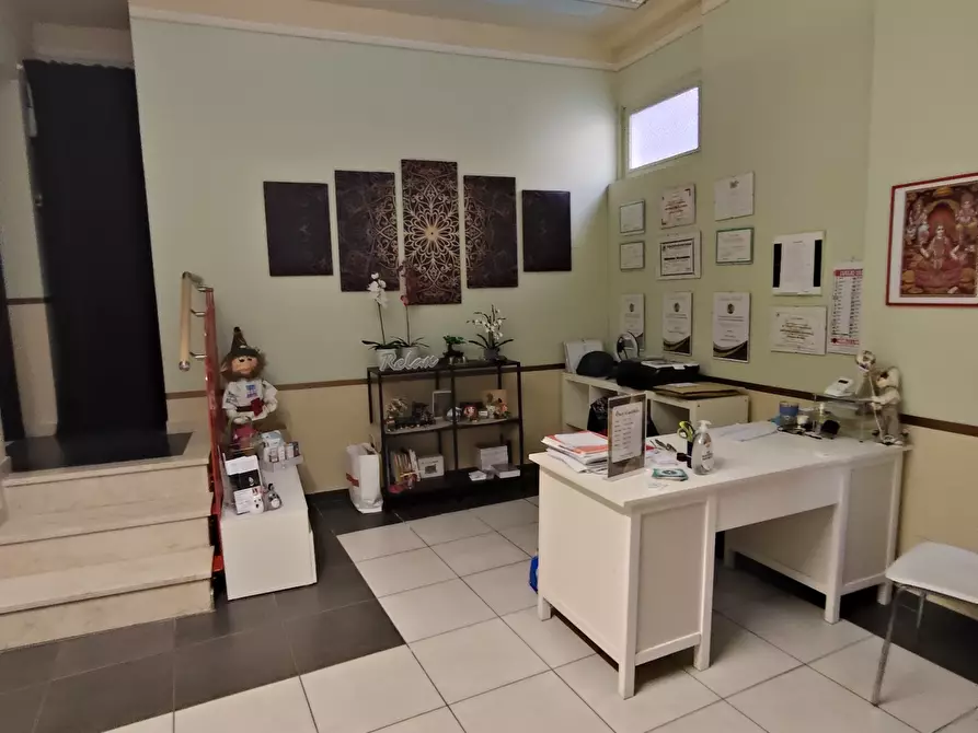 Immagine 2 di Ufficio in vendita  in centrale a Broni