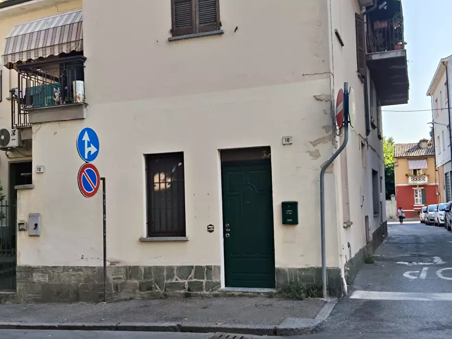 Immagine 1 di Bilocale in vendita  in centrale a Broni