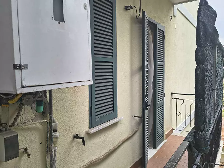 Immagine 10 di Bilocale in vendita  in Via Avegno a Roma