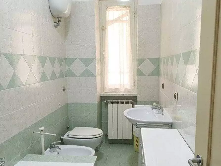 Immagine 9 di Appartamento in vendita  in Via Avegno a Roma