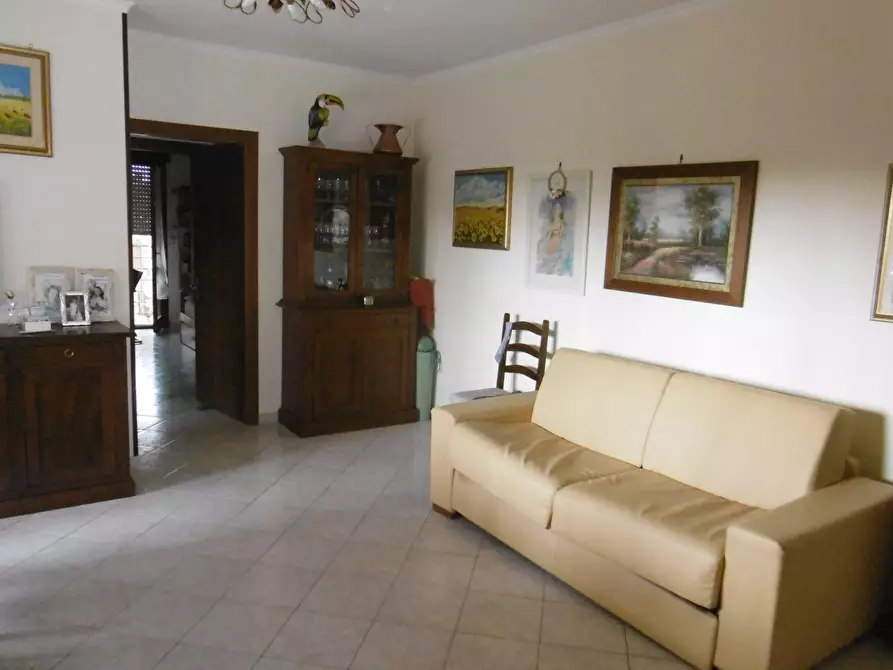 Immagine 3 di Trilocale in vendita  in VIA LORENZO ALLIEVI a Roma