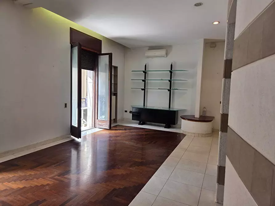 Immagine 7 di Trilocale in vendita  in Corso Giuseppe Garibaldi a Salerno