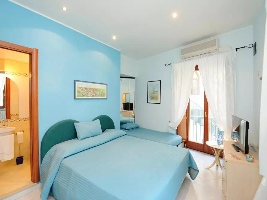 Immagine 13 di Quadrilocale in vendita  in Salita Truglio a Amalfi