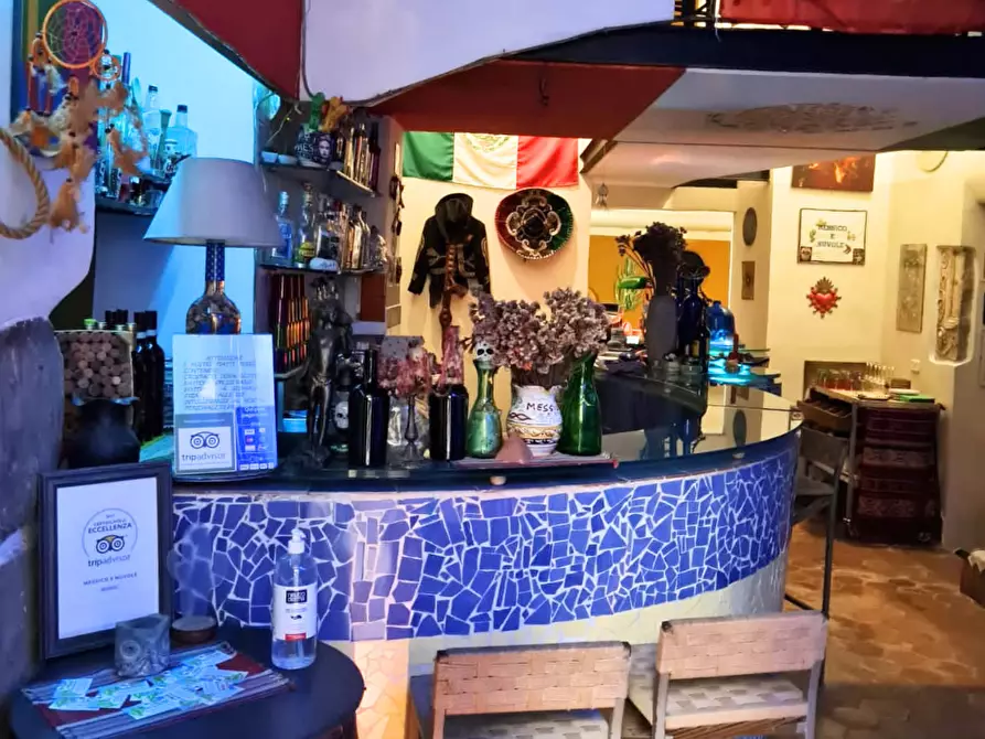 Immagine 7 di Locale commerciale in vendita  in Via fra Giovanni da Salerno 7 a Salerno