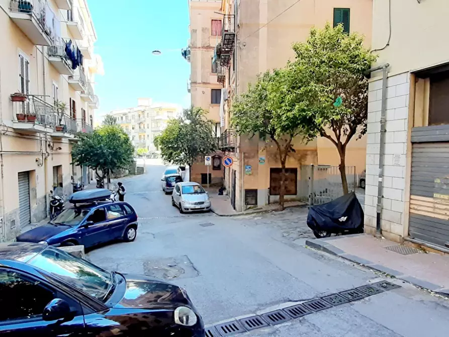 Immagine 6 di Locale commerciale in vendita  in Via Sant'Eremita 27 a Salerno