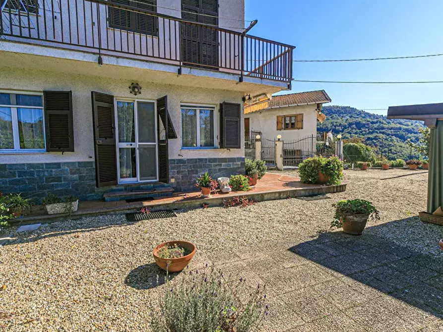 Immagine 64 di Pentalocale in vendita  in Via Costigliolo a Mignanego