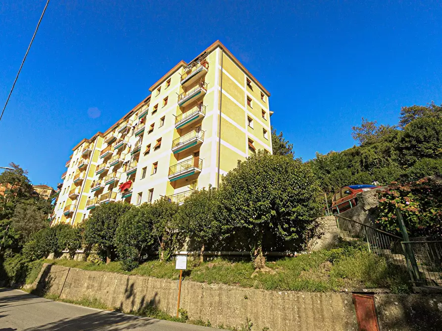 Immagine 2 di Pentalocale in vendita  in Via delle Acacie 10 a Genova