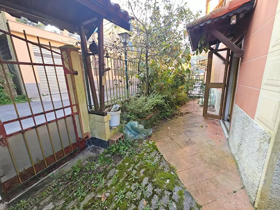 Immagine 23 di Bilocale in vendita  in Via campomorone 93 a Genova