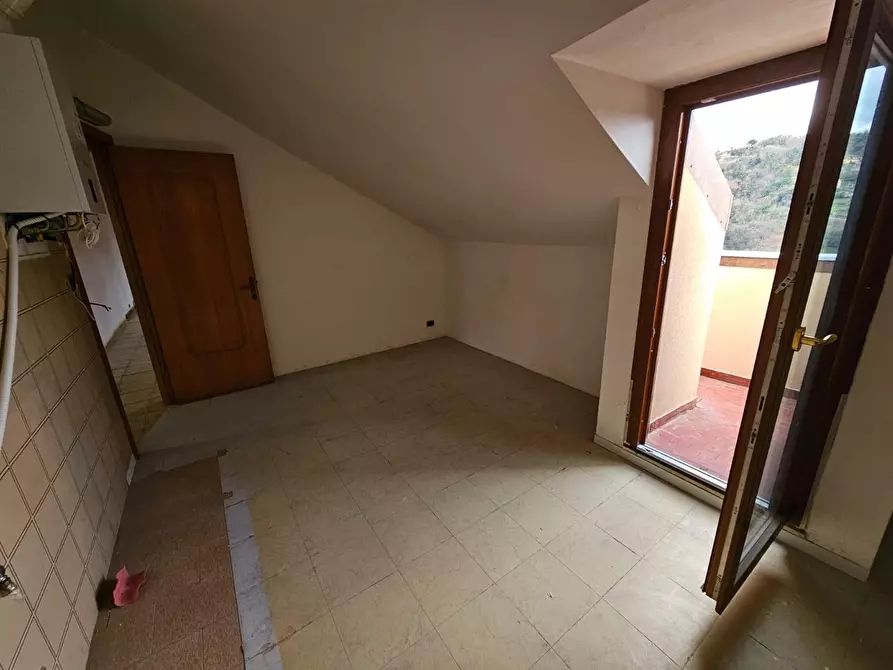 Immagine 24 di Pentalocale in vendita  in Via Benedetto da Cesino 38A a Genova