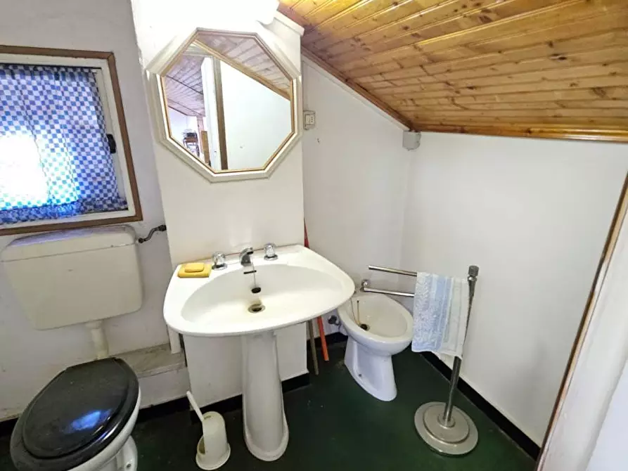 Immagine 49 di Quadrilocale in vendita  in Via Domenico Carli a Genova