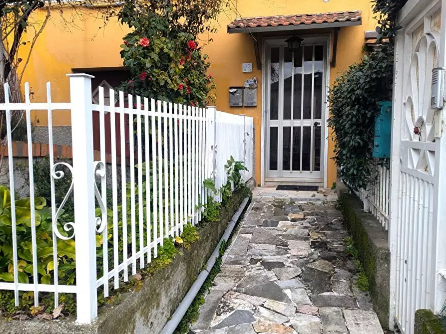 Immagine 40 di Trilocale in vendita  in Via Natale Gallino 76A a Genova